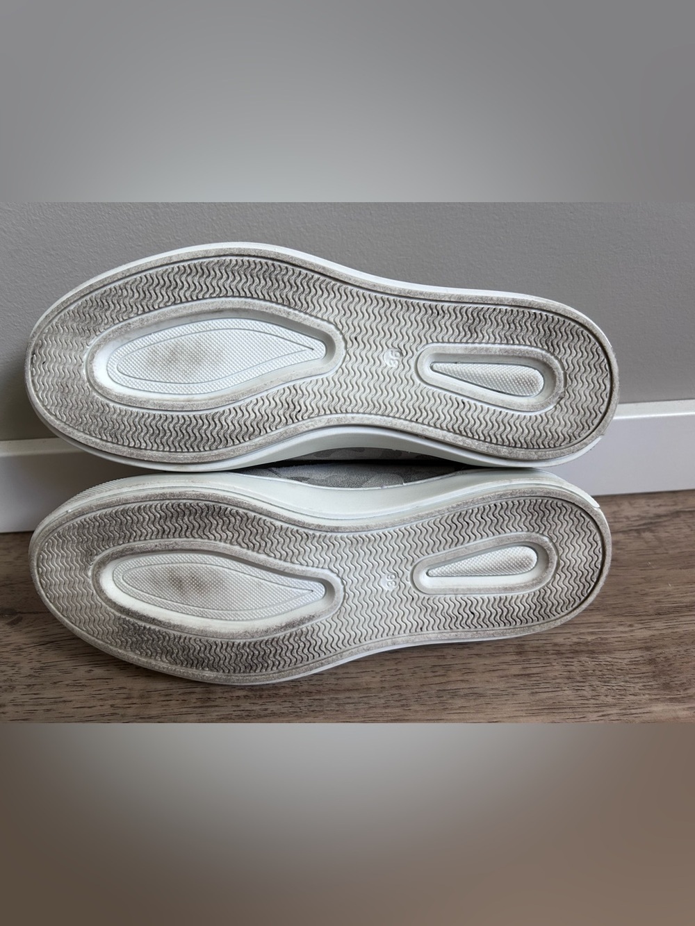 Chuska Shimmer camo Slip-On Camouflage Sneakers Neutral Gray white casual - Picture 7 of 9
